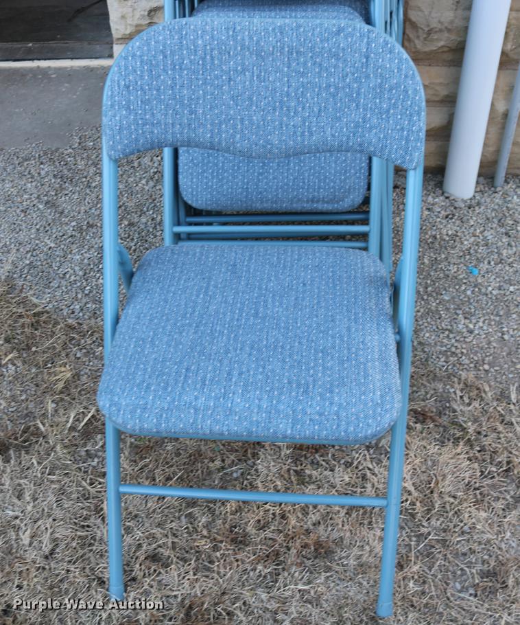 image for item EE9881 (20) folding chairs