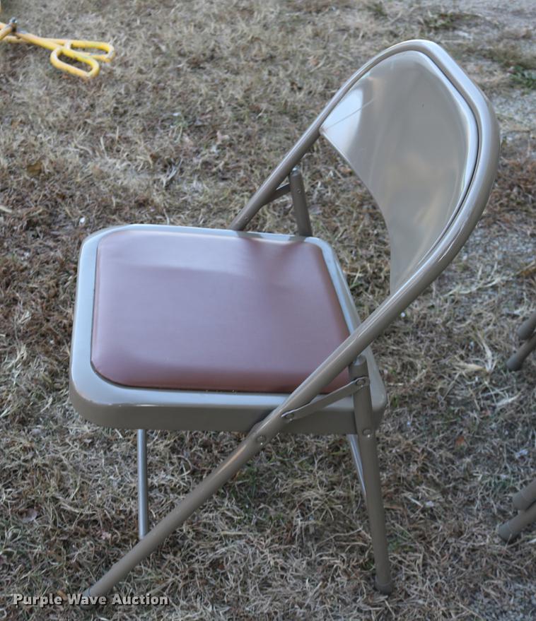 image for item EE9881 (20) folding chairs