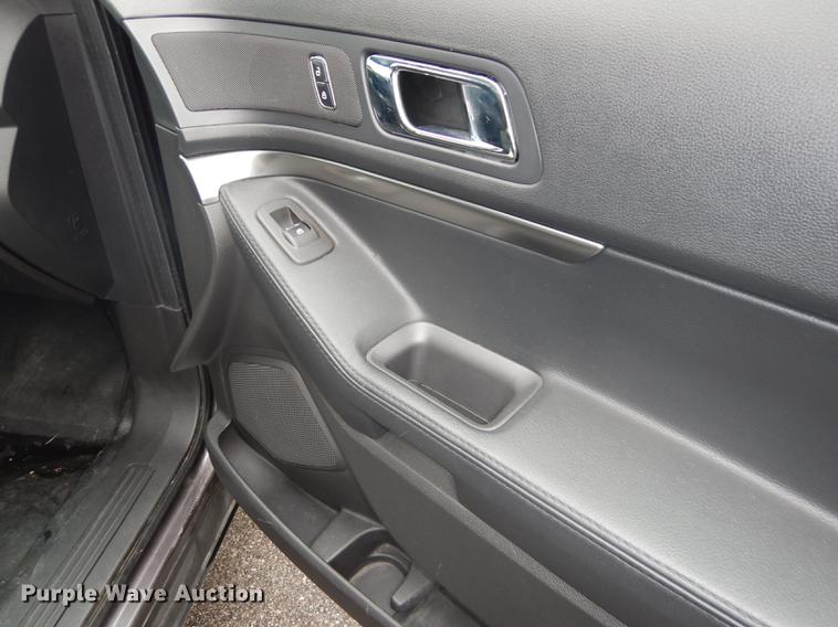 image for item J5634 2015 Ford Explorer Police Interceptor SUV