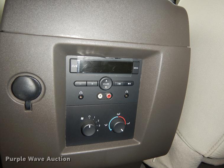 image for item J5635 2010 Ford Expedition XLT SUV