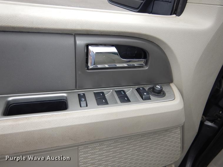 image for item J5635 2010 Ford Expedition XLT SUV