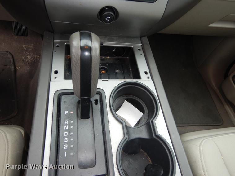 image for item J5635 2010 Ford Expedition XLT SUV