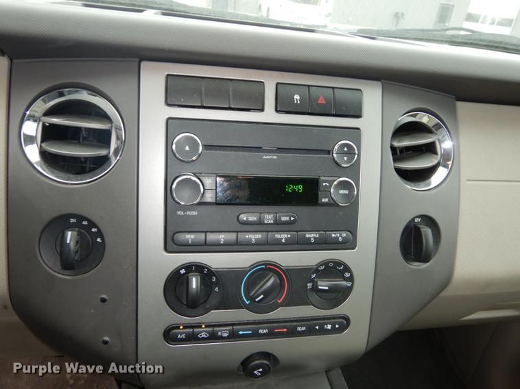 image for item J5635 2010 Ford Expedition XLT SUV