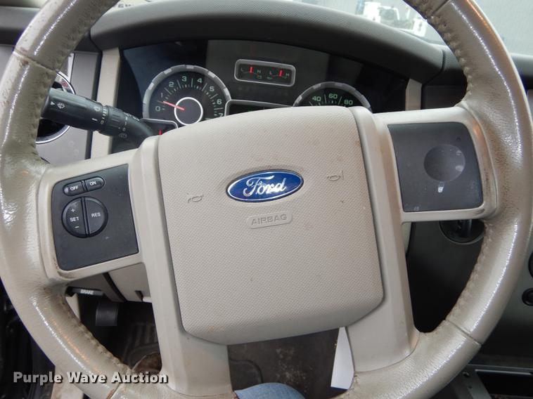 image for item J5635 2010 Ford Expedition XLT SUV