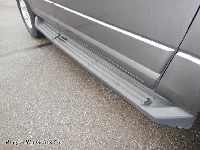 image for item J5635 2010 Ford Expedition XLT SUV