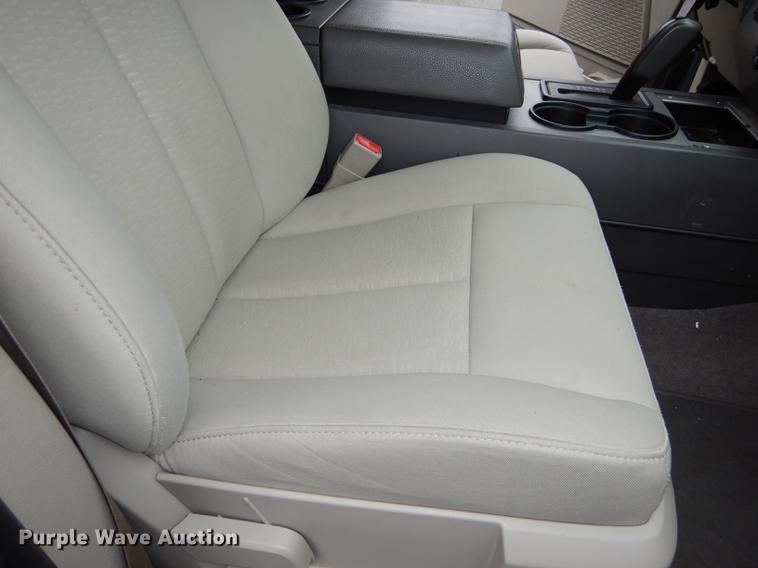 image for item J5635 2010 Ford Expedition XLT SUV