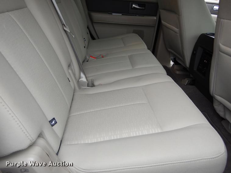 image for item J5635 2010 Ford Expedition XLT SUV