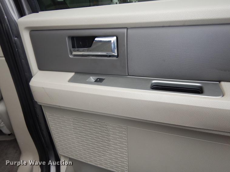 image for item J5635 2010 Ford Expedition XLT SUV