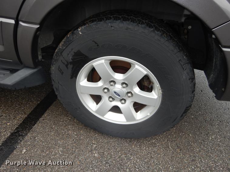 image for item J5635 2010 Ford Expedition XLT SUV