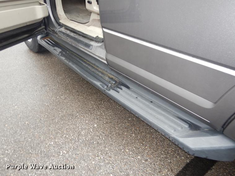 image for item J5635 2010 Ford Expedition XLT SUV