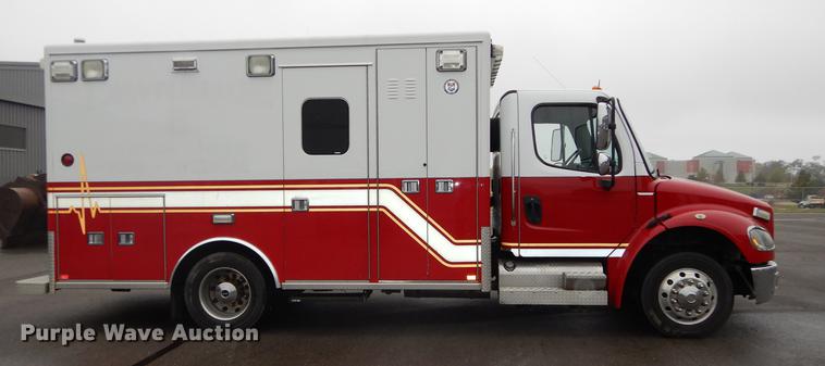 image for item J5636 2007 Freightliner Business Class M2 ambulance