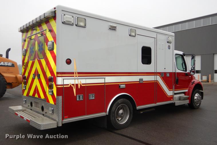 image for item J5636 2007 Freightliner Business Class M2 ambulance