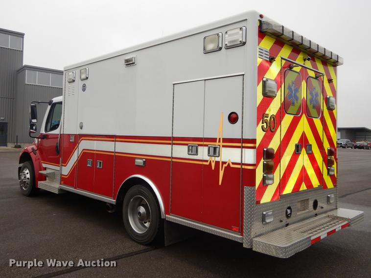 image for item J5636 2007 Freightliner Business Class M2 ambulance