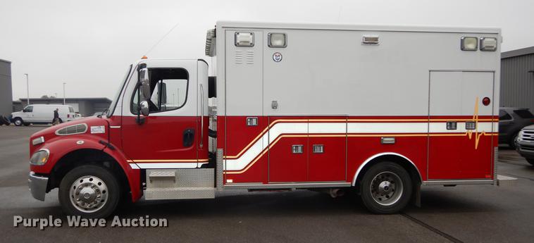 image for item J5636 2007 Freightliner Business Class M2 ambulance