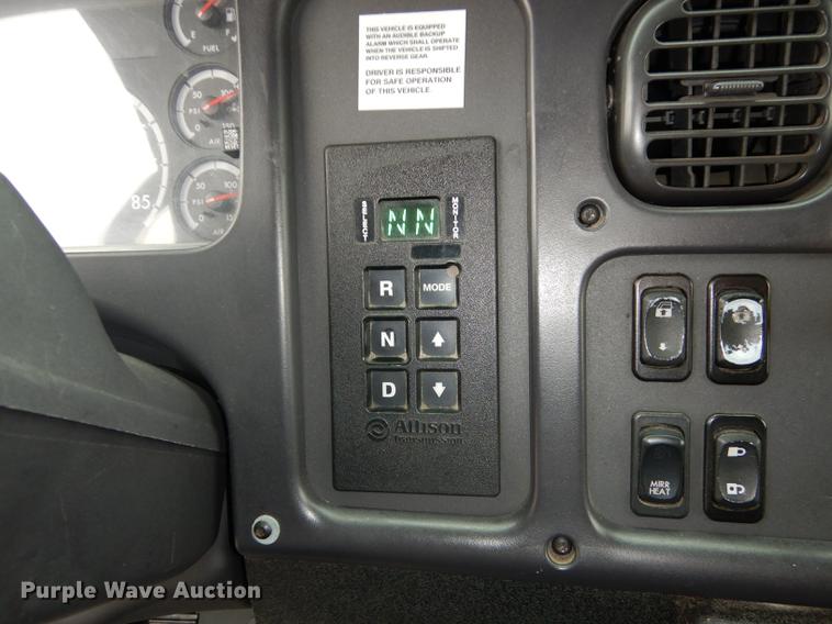 image for item J5636 2007 Freightliner Business Class M2 ambulance