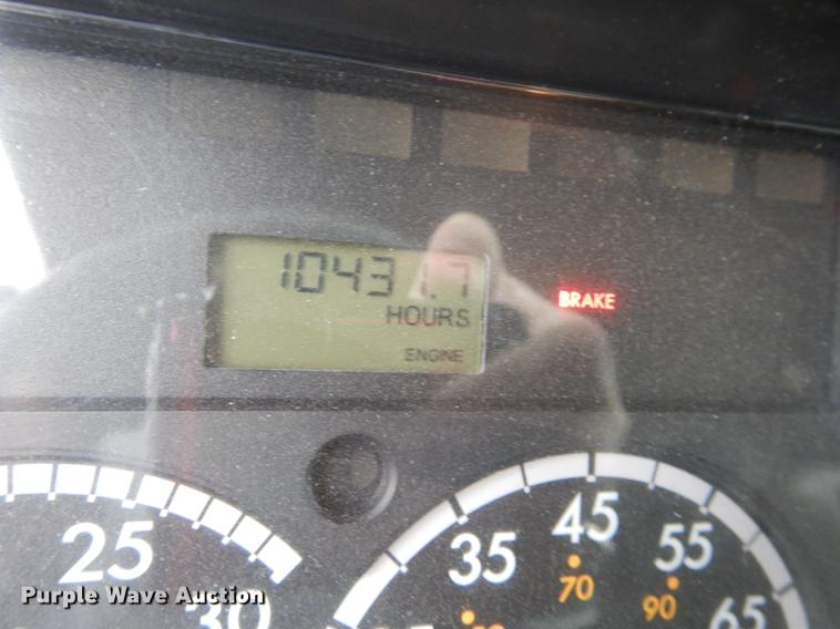 image for item J5636 2007 Freightliner Business Class M2 ambulance