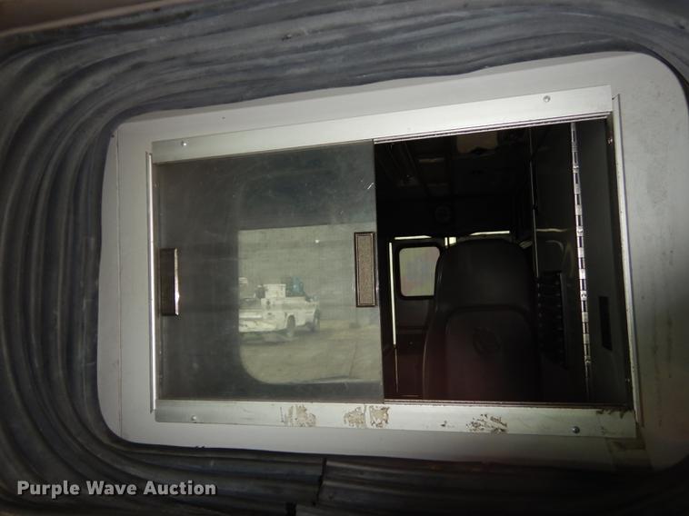 image for item J5636 2007 Freightliner Business Class M2 ambulance