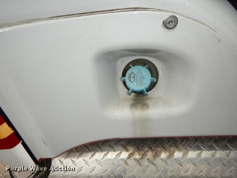 image for item J5636 2007 Freightliner Business Class M2 ambulance