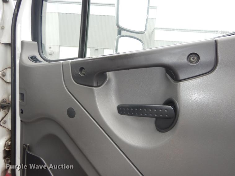 image for item J5636 2007 Freightliner Business Class M2 ambulance