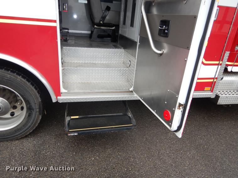 image for item J5636 2007 Freightliner Business Class M2 ambulance