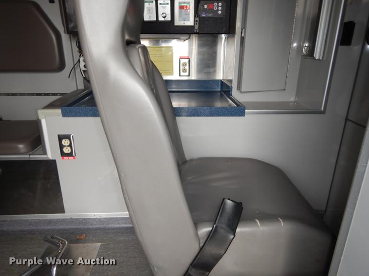 image for item J5636 2007 Freightliner Business Class M2 ambulance