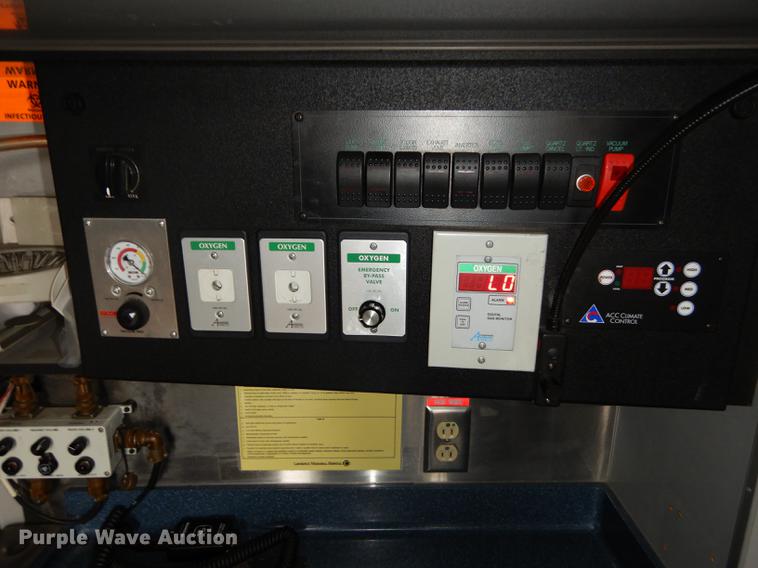 image for item J5636 2007 Freightliner Business Class M2 ambulance