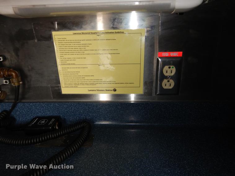 image for item J5636 2007 Freightliner Business Class M2 ambulance