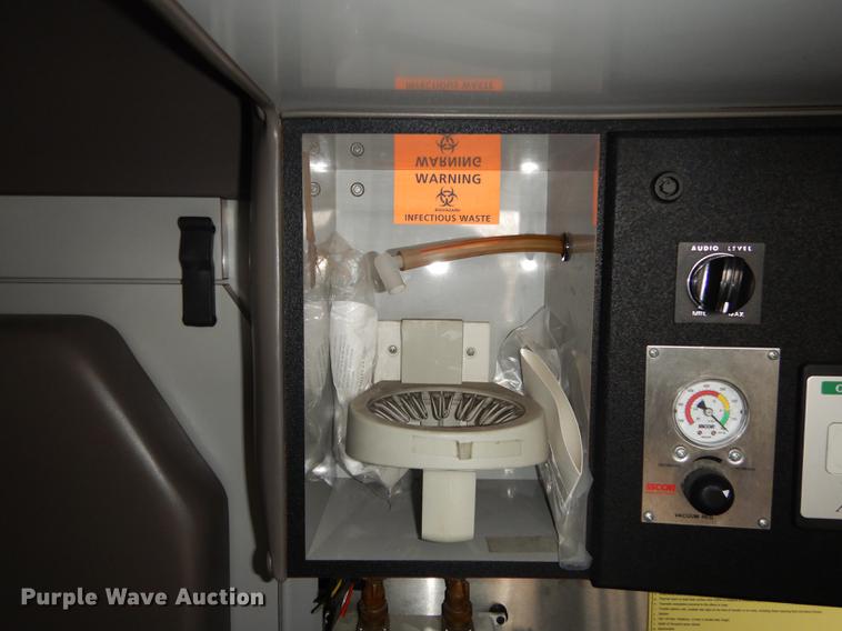 image for item J5636 2007 Freightliner Business Class M2 ambulance