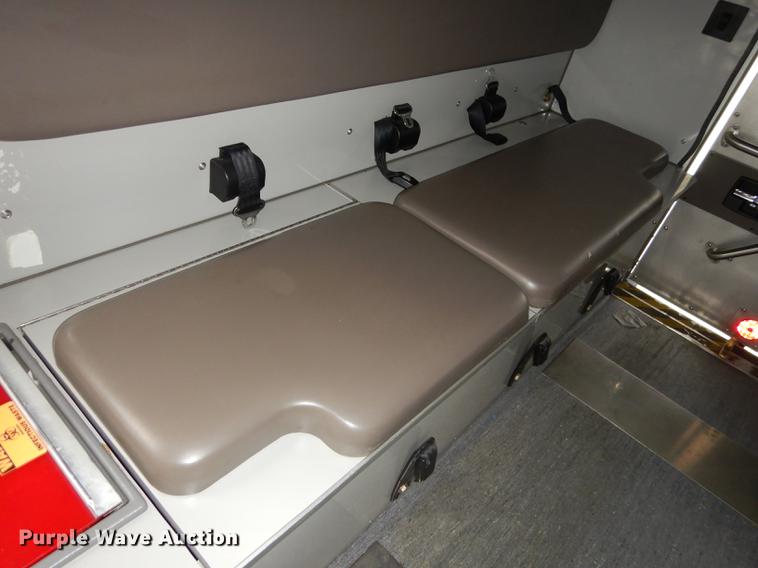 image for item J5636 2007 Freightliner Business Class M2 ambulance