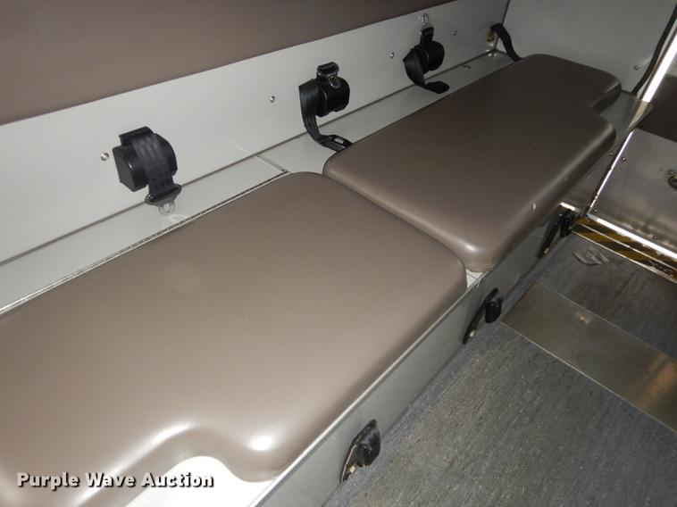 image for item J5636 2007 Freightliner Business Class M2 ambulance