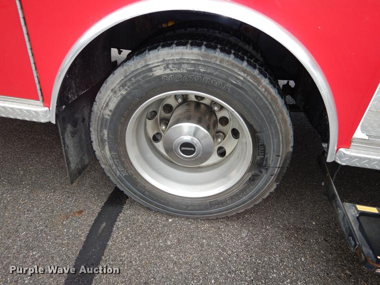 image for item J5636 2007 Freightliner Business Class M2 ambulance