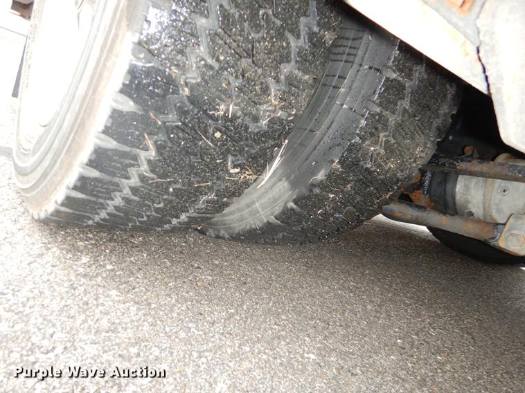 image for item J5636 2007 Freightliner Business Class M2 ambulance