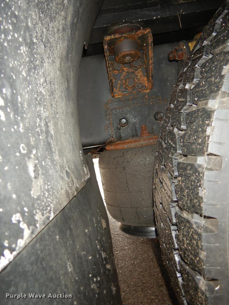 image for item J5636 2007 Freightliner Business Class M2 ambulance