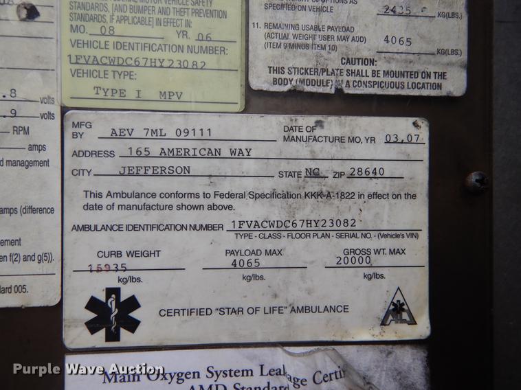 image for item J5636 2007 Freightliner Business Class M2 ambulance