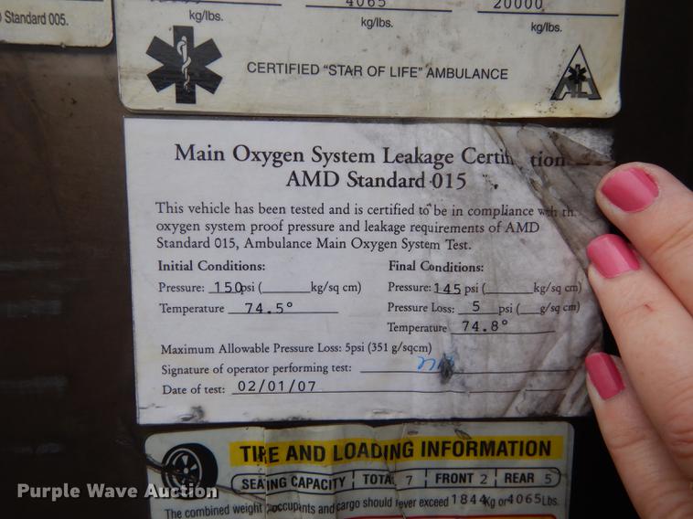 image for item J5636 2007 Freightliner Business Class M2 ambulance