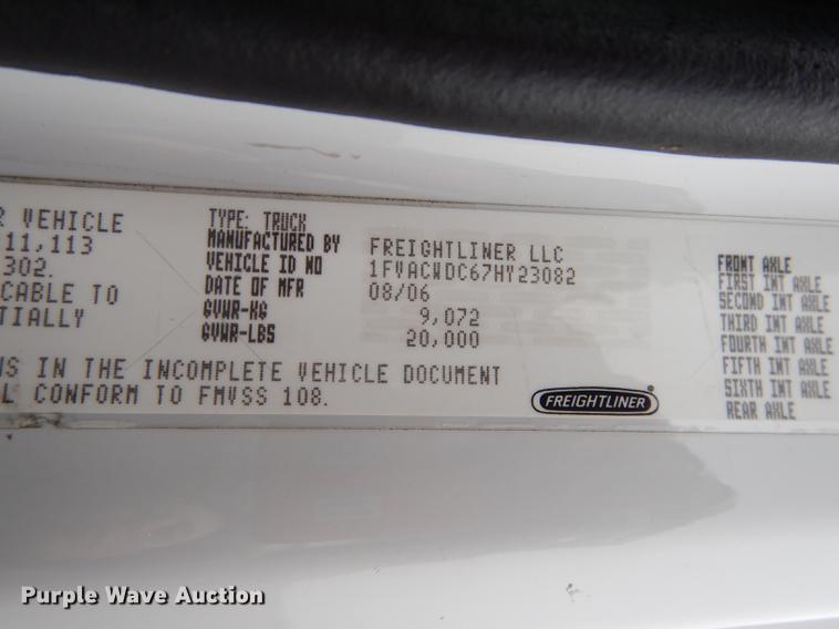 image for item J5636 2007 Freightliner Business Class M2 ambulance