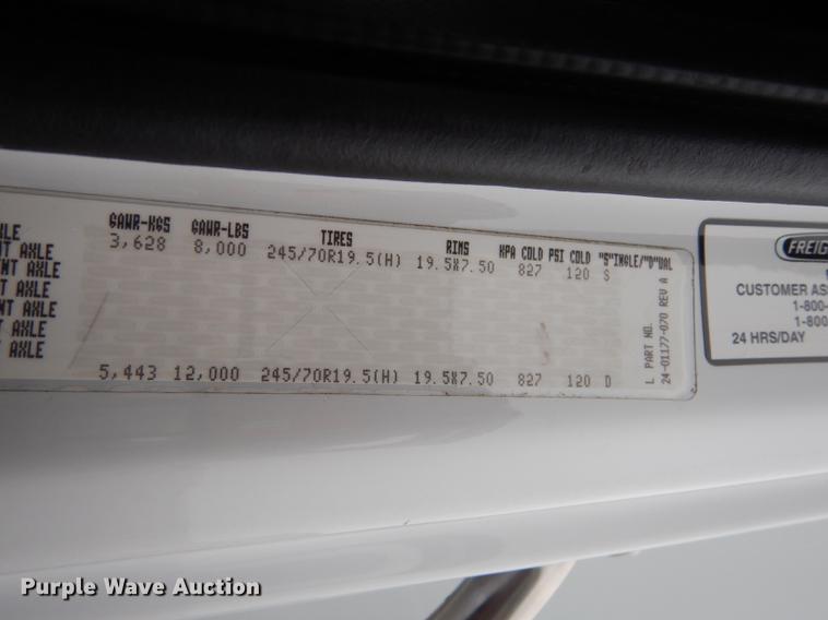 image for item J5636 2007 Freightliner Business Class M2 ambulance