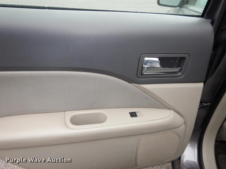 image for item J5640 2011 Ford Fusion SE