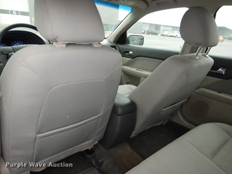 image for item J5640 2011 Ford Fusion SE