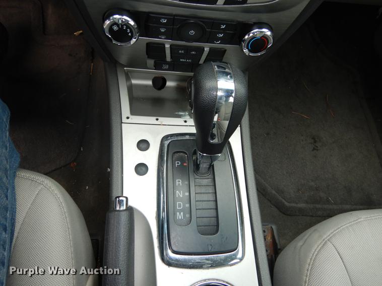 image for item J5640 2011 Ford Fusion SE