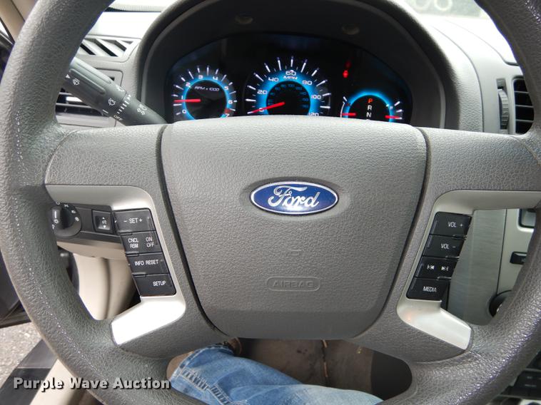 image for item J5640 2011 Ford Fusion SE