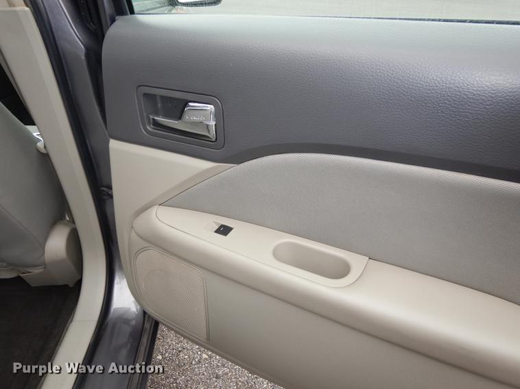 image for item J5640 2011 Ford Fusion SE