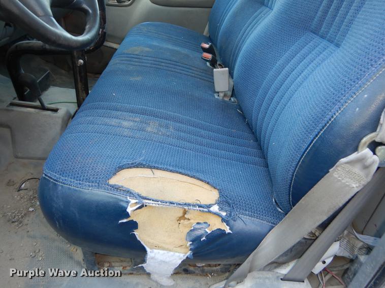 image for item K5759 1998 Chevrolet Cheyenne 3500 flatbed pickup truck