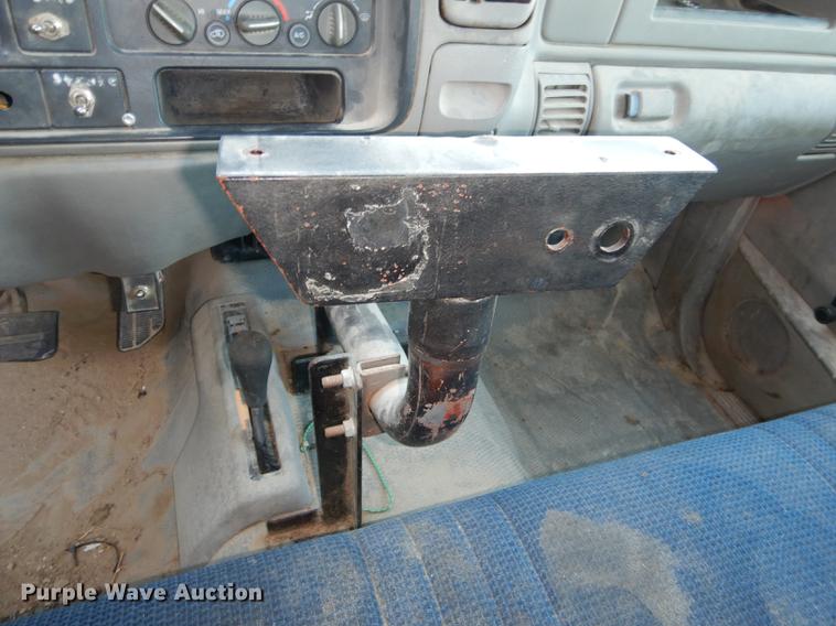 image for item K5759 1998 Chevrolet Cheyenne 3500 flatbed pickup truck