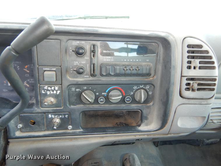 image for item K5759 1998 Chevrolet Cheyenne 3500 flatbed pickup truck