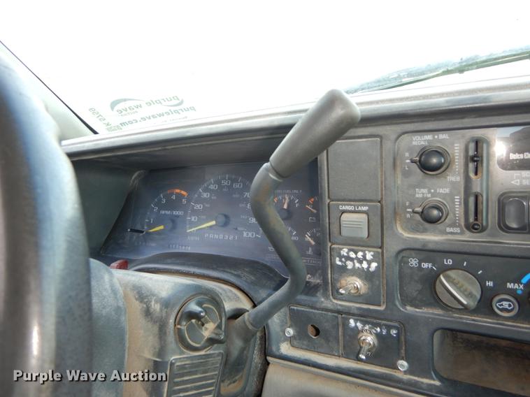 image for item K5759 1998 Chevrolet Cheyenne 3500 flatbed pickup truck