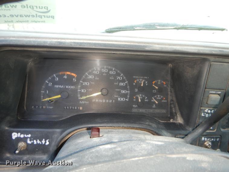 image for item K5759 1998 Chevrolet Cheyenne 3500 flatbed pickup truck