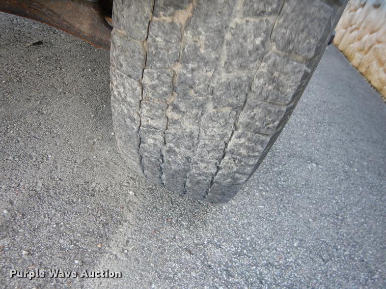 image for item K5759 1998 Chevrolet Cheyenne 3500 flatbed pickup truck