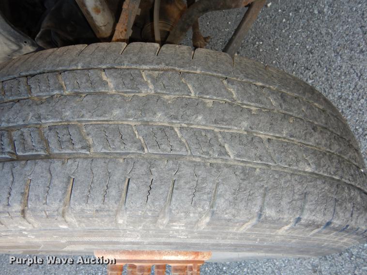 image for item K5759 1998 Chevrolet Cheyenne 3500 flatbed pickup truck