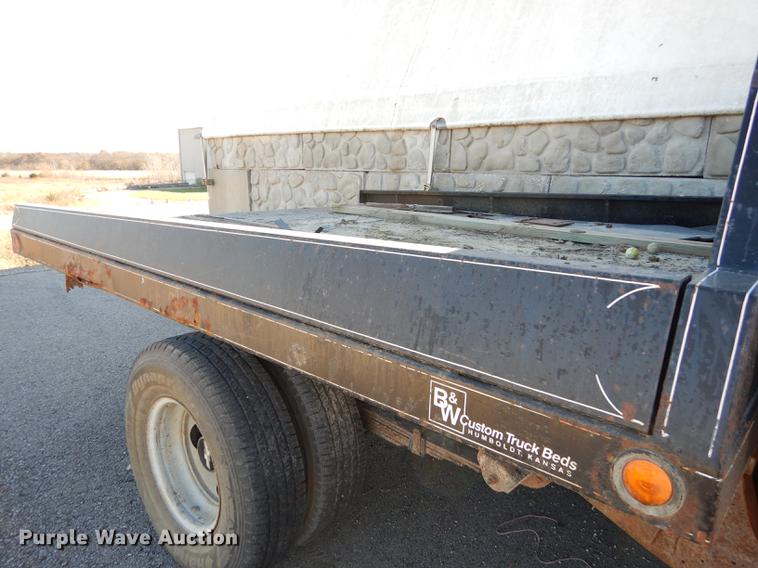 image for item K5759 1998 Chevrolet Cheyenne 3500 flatbed pickup truck